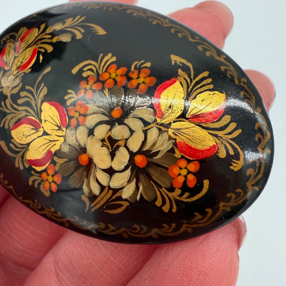 Vintage Russian Hand Painted Lacquer Floral Brooch – Signed‎ Folk Art Pin